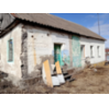 Продаёт жилой дом общей площадью 57 1 кв м (жилая площадь 31 кв м) с кадастровым номером 48:05:0400423:53 и земельный участок площадью 1 546 кв м с