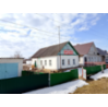 Продаёт жилой дом общей площадью 57 1 кв м (жилая площадь 31 кв м) с кадастровым номером 48:05:0400423:53 и земельный участок площадью 1 546 кв м с